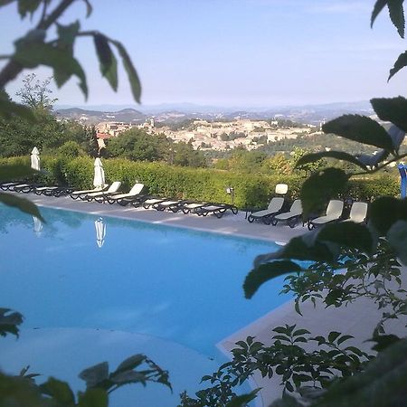 Camping Pineta Hotel Urbino Luaran gambar