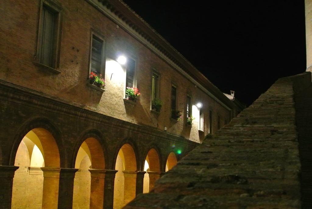Camping Pineta Hotel Urbino Luaran gambar