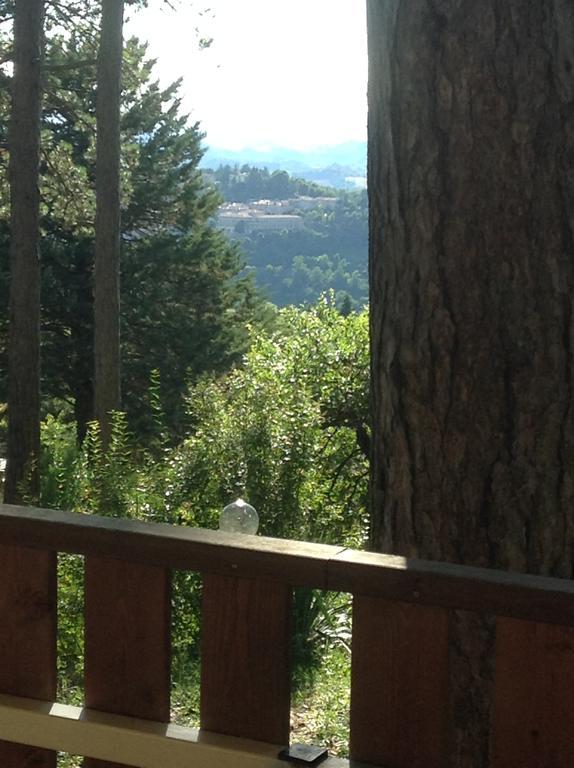Camping Pineta Hotel Urbino Luaran gambar