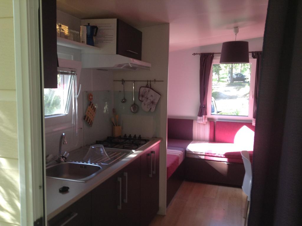 Camping Pineta Hotel Urbino Luaran gambar